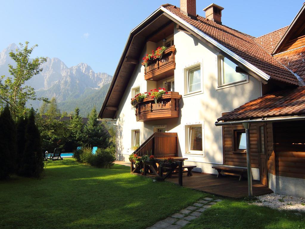Edelweiss Rooms&app