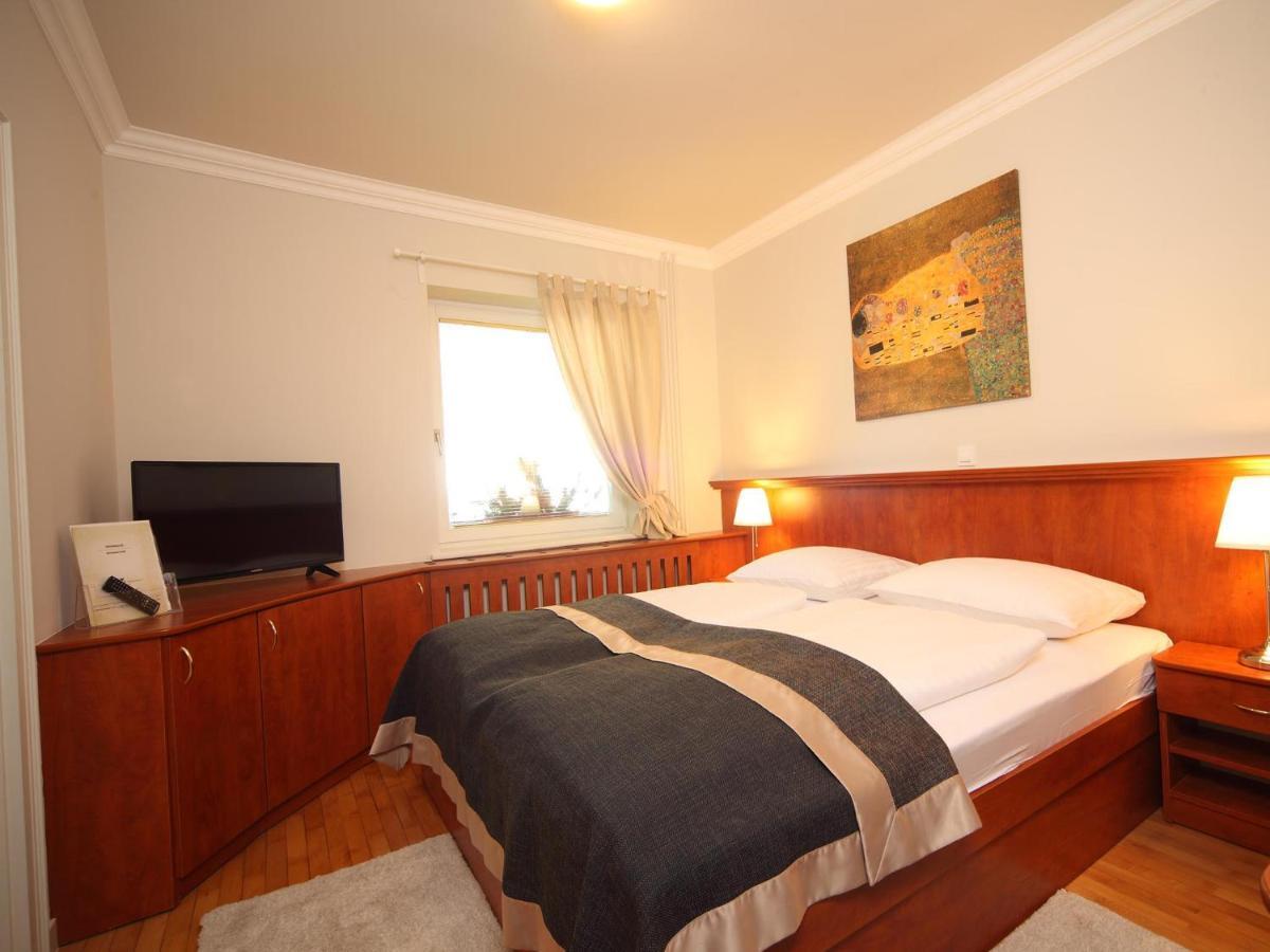 Edelweiss Rooms&app